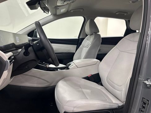 Used 2025 Hyundai Tucson SE AWD/4WD image 10