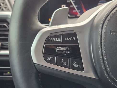 Used 2024 BMW X7 M60i image 25