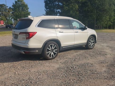Used 2019 Honda Pilot Touring image 5