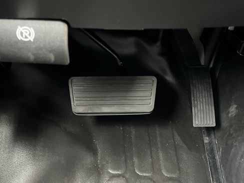 New 2025 Chevrolet Express 2500 w/ Driver Convenience Package image 32