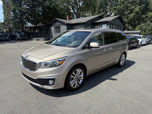 Used 2015 Kia Sedona SX Limited FWD image 2