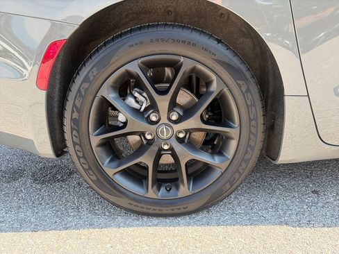 Used 2025 Chrysler Pacifica Limited FWD image 50