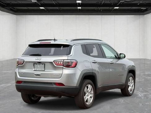 Certified 2022 Jeep Compass Latitude w/ Convenience Group AWD/4WD image 5
