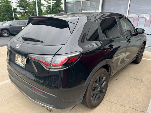 Used 2025 Honda HR-V Sport image 3