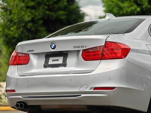 Used 2013 BMW 328i xDrive Sedan AWD/4WD image 8