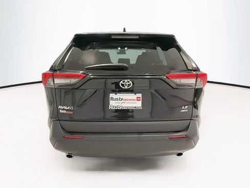 Used 2025 Toyota RAV4 LE AWD/4WD image 5