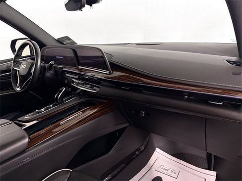 Used 2022 Cadillac Escalade ESV Premium Luxury image 33