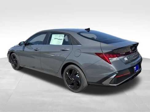 New 2026 Hyundai Elantra SEL Sport Premium FWD image 3