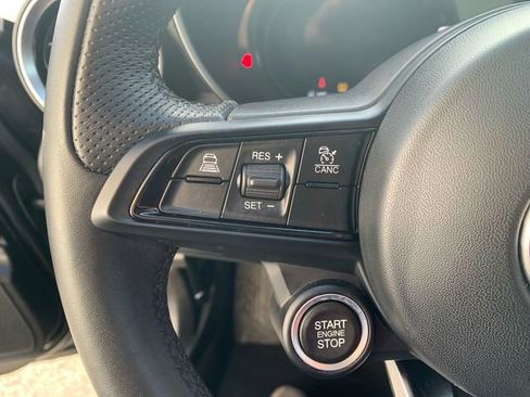 Used 2024 Alfa Romeo Giulia Ti w/ Performance Driving Package image 21