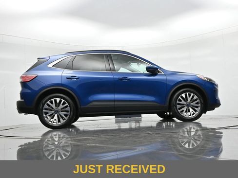 Used 2022 Ford Escape Titanium w/ Class II Trailer Tow Package AWD/4WD image 22
