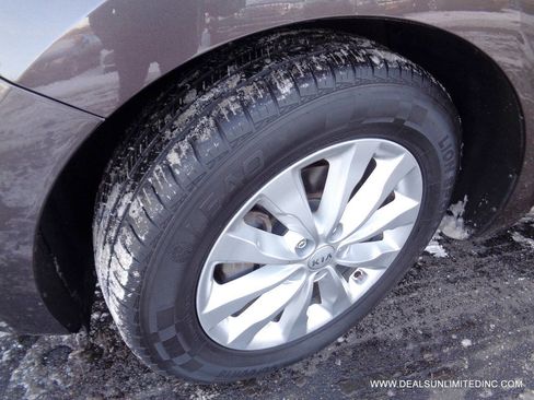 Used 2017 Kia Sedona EX image 7