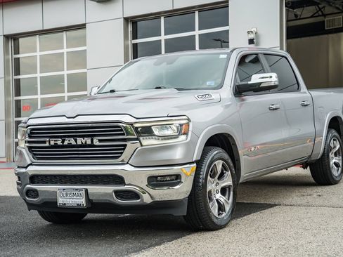 Used 2022 RAM 1500 Laramie AWD/4WD image 3