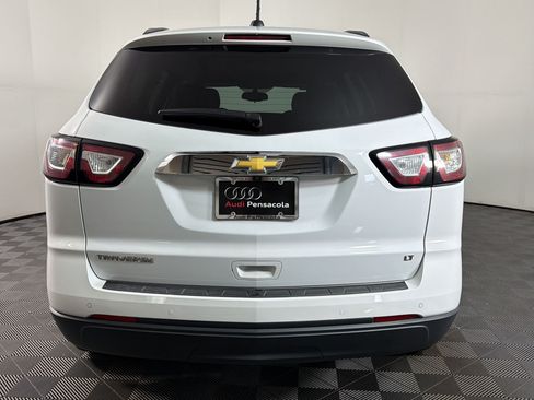 Used 2017 Chevrolet Traverse LT FWD image 8