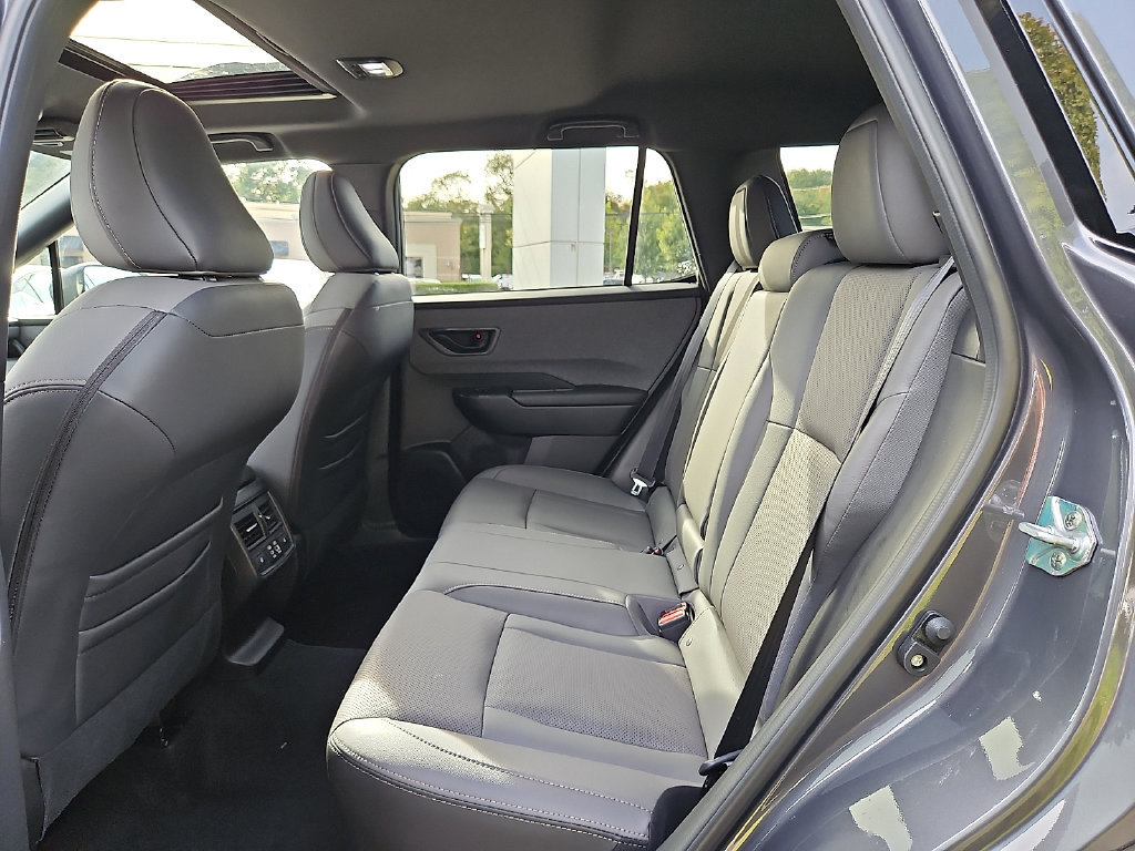 Used 2026 Subaru Outback Limited AWD/4WD image 12