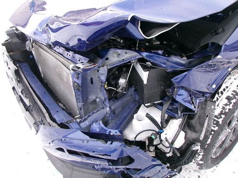 Used 2024 Subaru Crosstrek 2.0i image 5