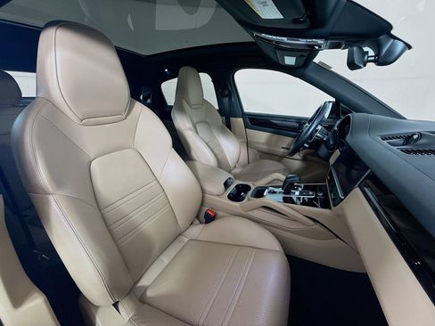 Certified 2023 Porsche Cayenne Coupe AWD/4WD image 27
