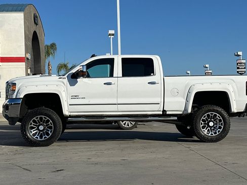 Used 2018 GMC Sierra 2500 SLT w/ Duramax Plus Package image 3