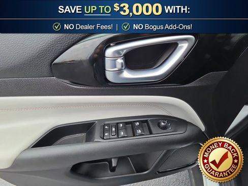 Used 2025 Jeep Compass Limited image 16