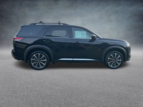 New 2026 Nissan Pathfinder Platinum image 6