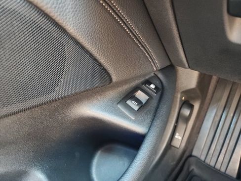 Used 2019 BMW 530e RWD image 37