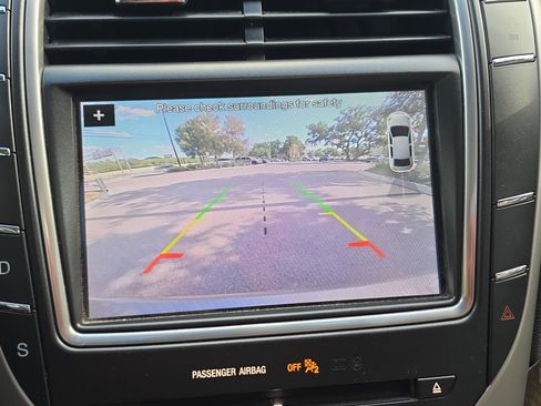 Used 2019 Lincoln Nautilus Reserve w/ Driver Assistance Package FWD image 16