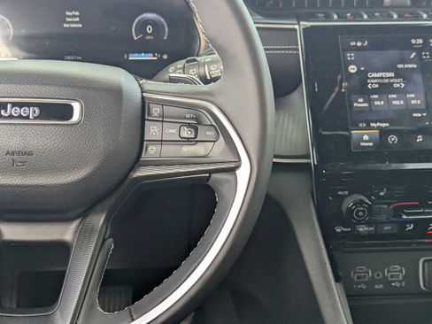 Used 2023 Jeep Grand Cherokee L Altitude image 23