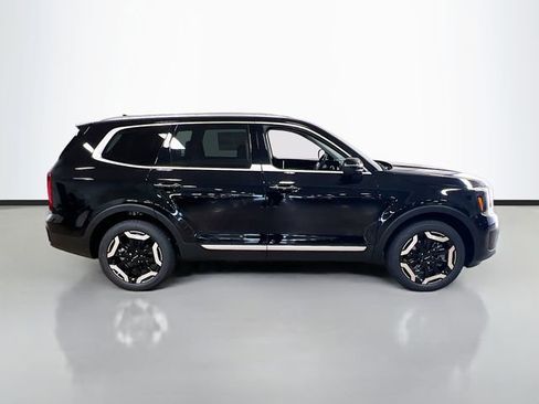 New 2025 Kia Telluride S image 8