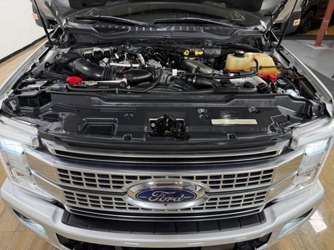 Used 2018 Ford F250 Platinum w/ Platinum Ultimate Package AWD/4WD image 10