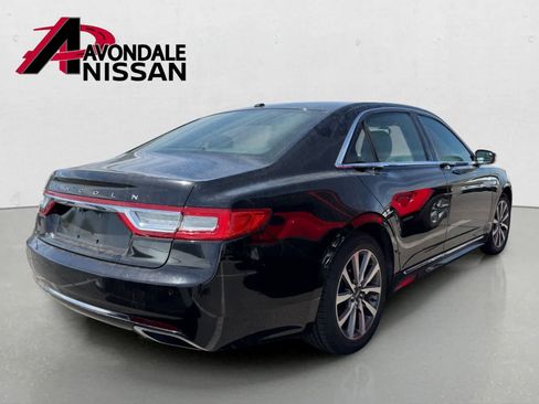 Used 2017 Lincoln Continental Premiere FWD image 4