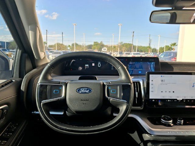 Used 2025 Ford Expedition Max Platinum AWD/4WD image 15