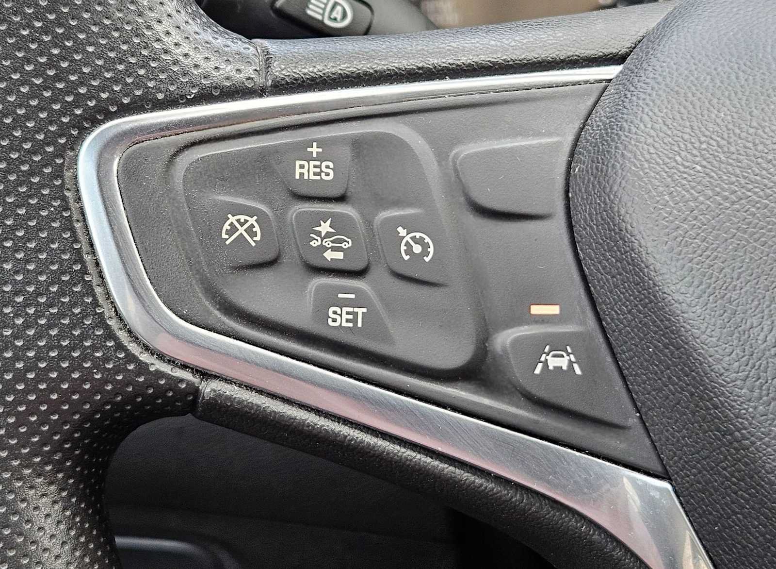 Used 2022 Chevrolet Equinox LS w/ LS Convenience Package FWD image 13