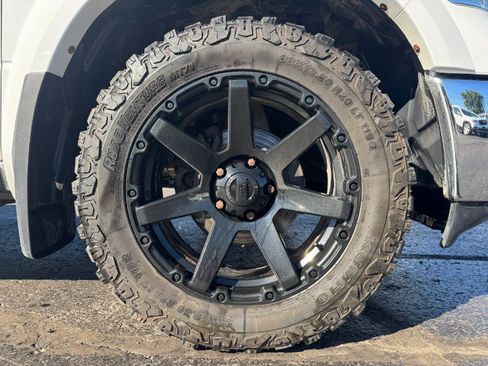Used 2017 RAM 1500 Laramie AWD/4WD image 13