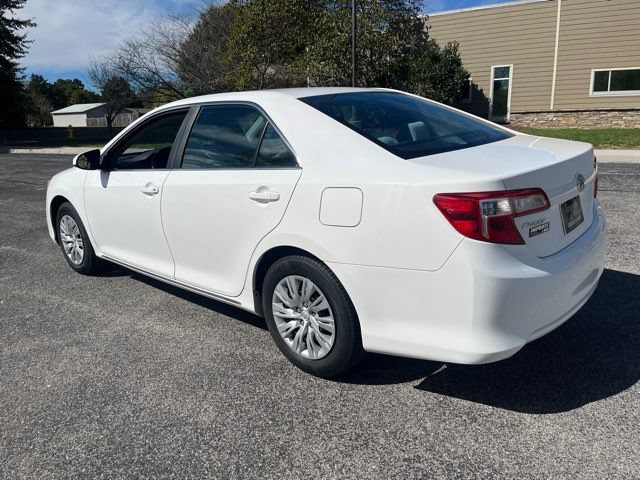 Used 2012 Toyota Camry LE FWD image 25