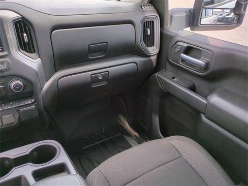 Used 2022 Chevrolet Silverado 2500 Custom w/ Custom Value Package image 19