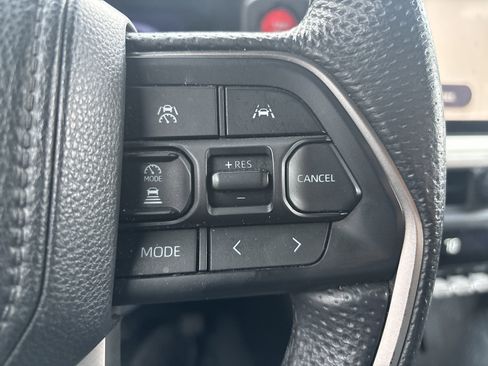 Used 2024 Toyota Tacoma TRD Off-Road image 19