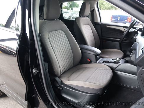 Used 2021 Ford Escape SE image 23