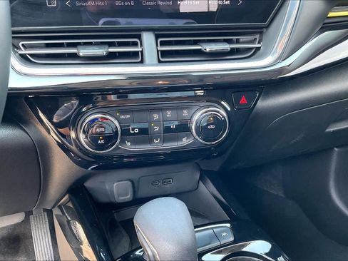 Used 2025 Chevrolet Trax ACTIV w/ Sunroof Package FWD image 33