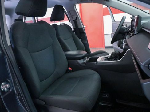 Used 2022 Toyota RAV4 LE FWD image 22