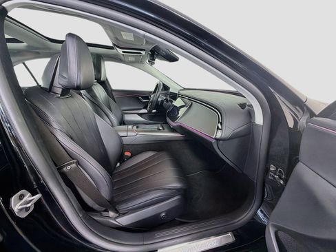 Used 2025 Mercedes-Benz E 350 Sedan w/ Winter Package image 31