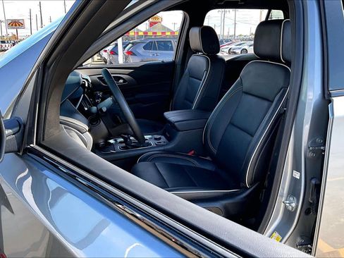 Used 2023 Chevrolet Traverse Premier w/ Redline Edition image 7