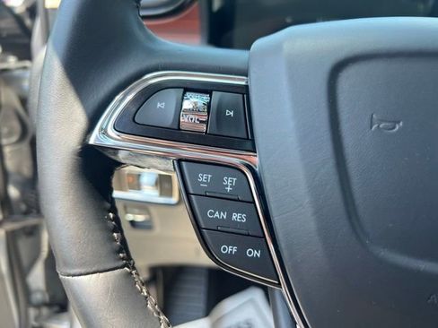 Used 2023 Lincoln Nautilus Reserve AWD/4WD image 10