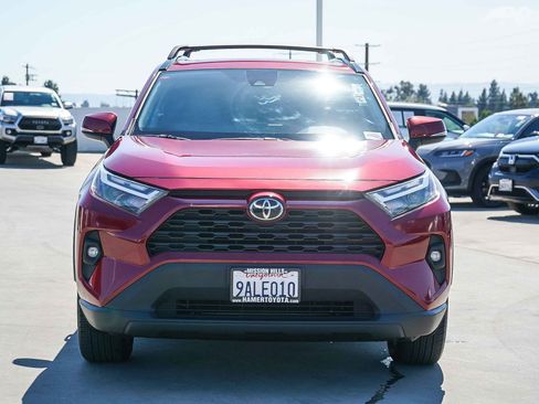 Used 2022 Toyota RAV4 XLE Premium image 2