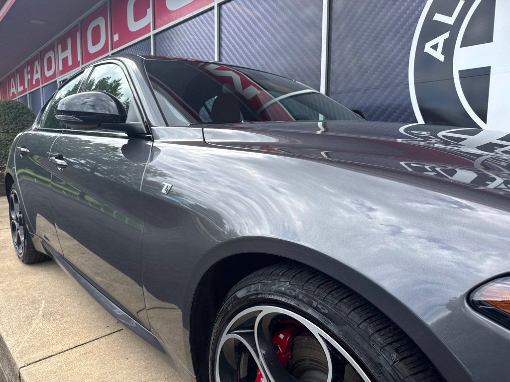 Used 2024 Alfa Romeo Giulia Ti w/ Active Assist Plus Package AWD/4WD image 2
