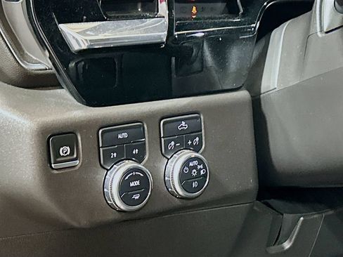 Used 2024 GMC Sierra 1500 Elevation AWD/4WD image 8