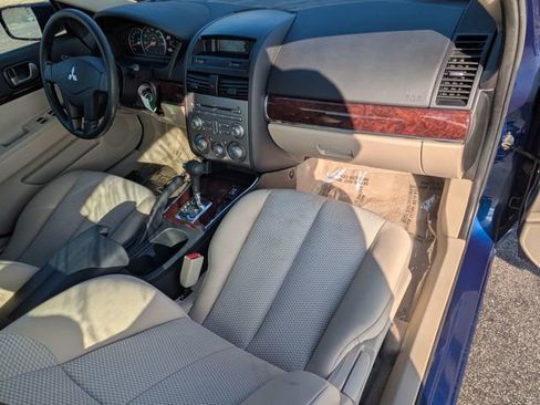 Used 2009 Mitsubishi Galant ES image 23