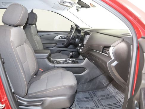 Used 2020 Chevrolet Traverse LT image 10