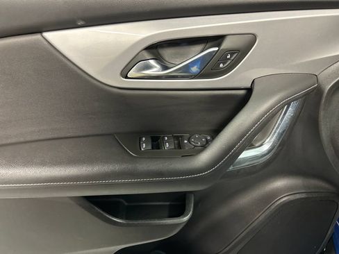 Used 2025 Chevrolet Blazer LT FWD image 13