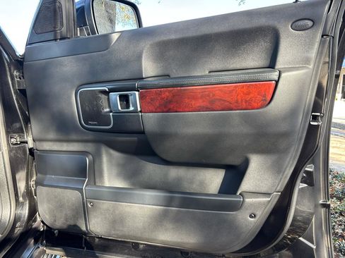 Used 2010 Land Rover Range Rover HSE image 19