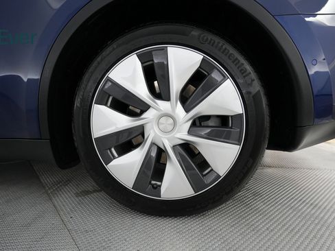 Used 2021 Tesla Model Y Long Range image 20