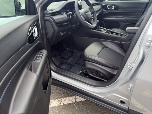 New 2026 Jeep Compass Latitude image 5